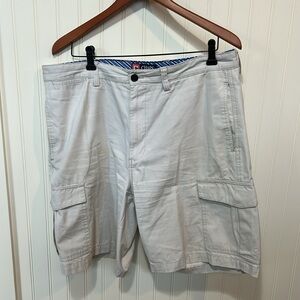 Chaps men’s khaki cargo shorts size 36 great condition comfortable, 100% cotton